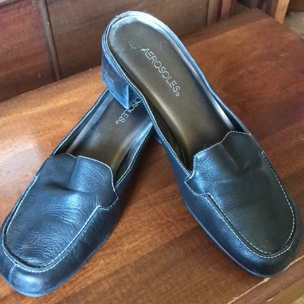 AEROSOLES Black Leather Mules
